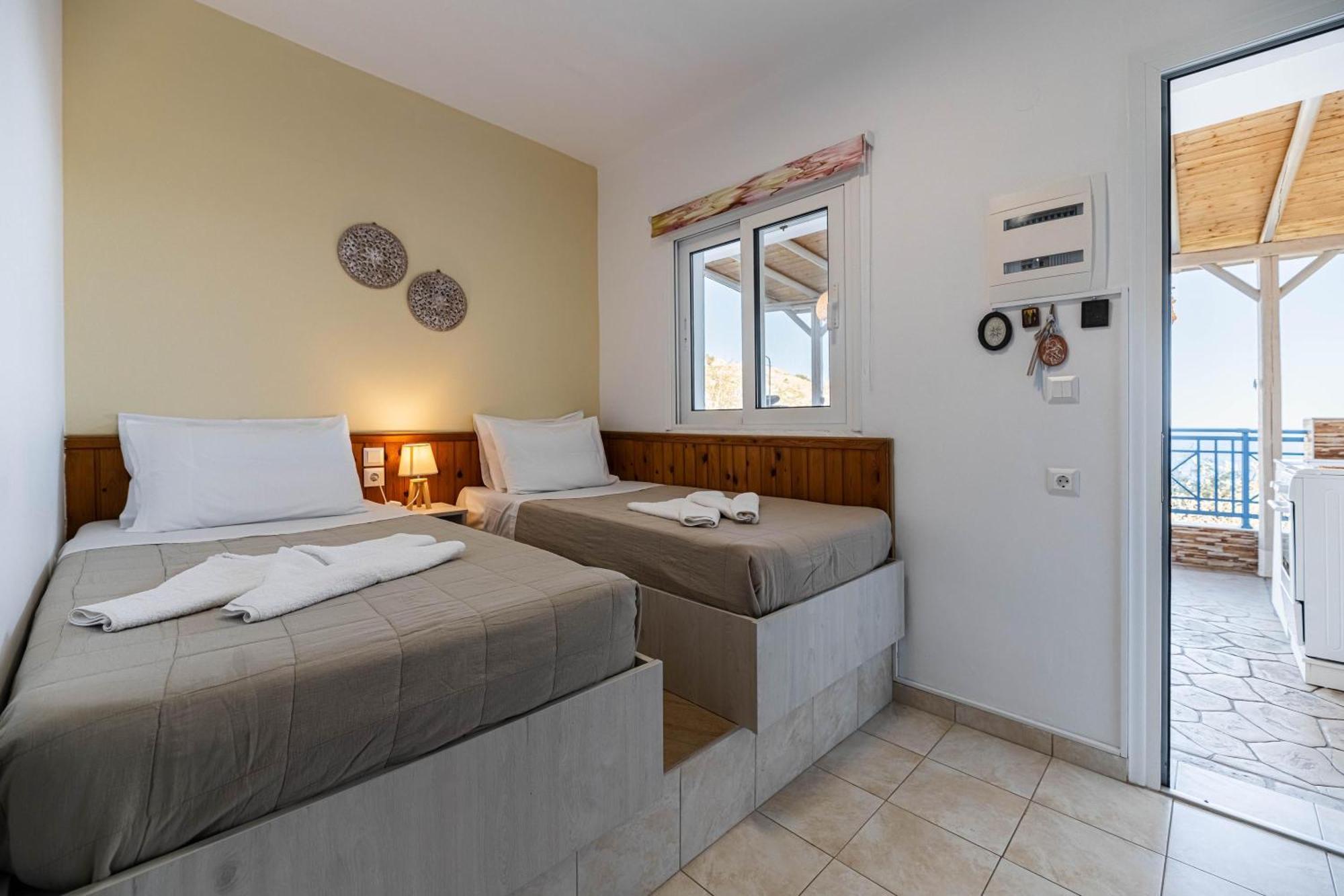 Aperanto Galazio Apartment Archangelos  Exteriör bild