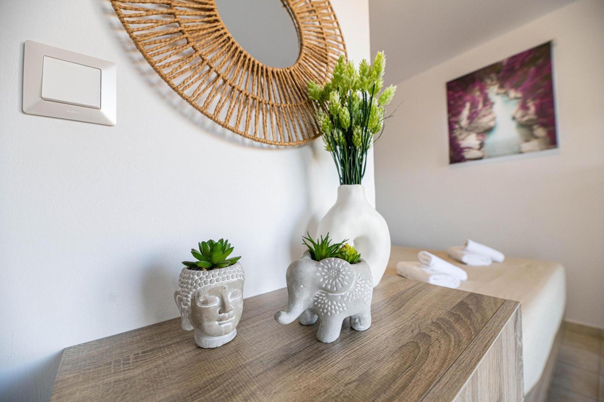 Aperanto Galazio Apartment Archangelos  Exteriör bild
