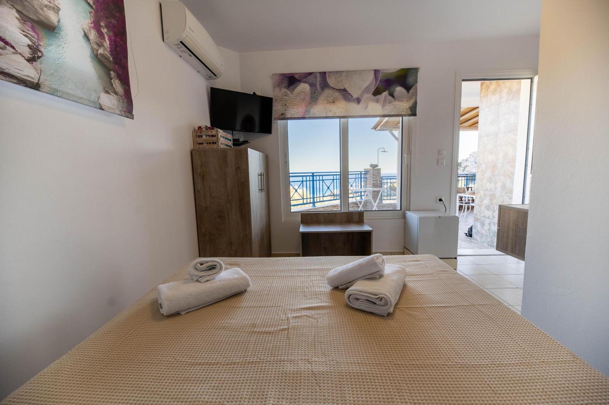 Aperanto Galazio Apartment Archangelos  Exteriör bild