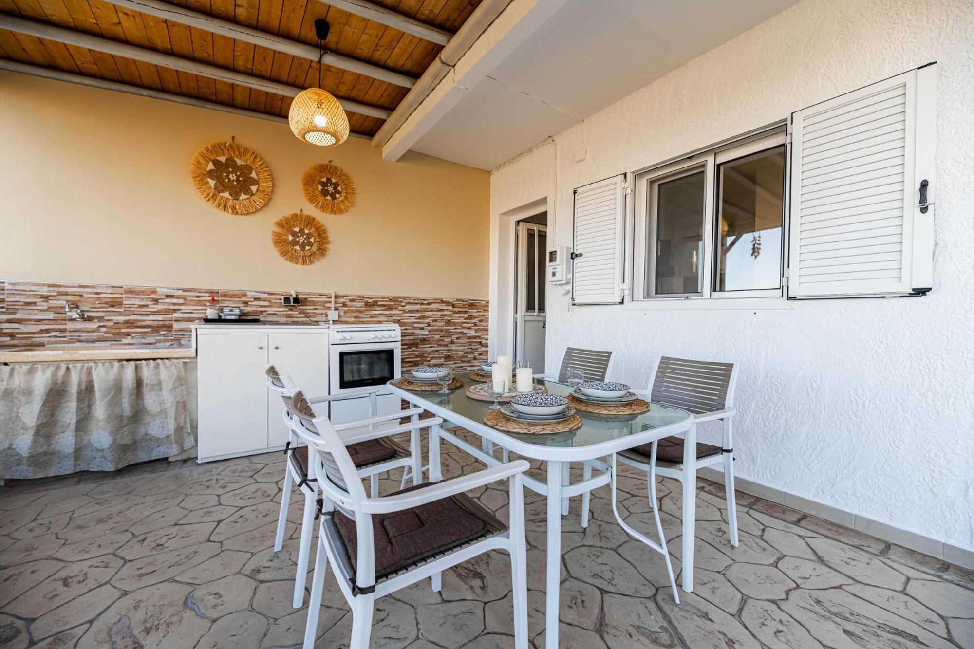 Aperanto Galazio Apartment Archangelos  Exteriör bild