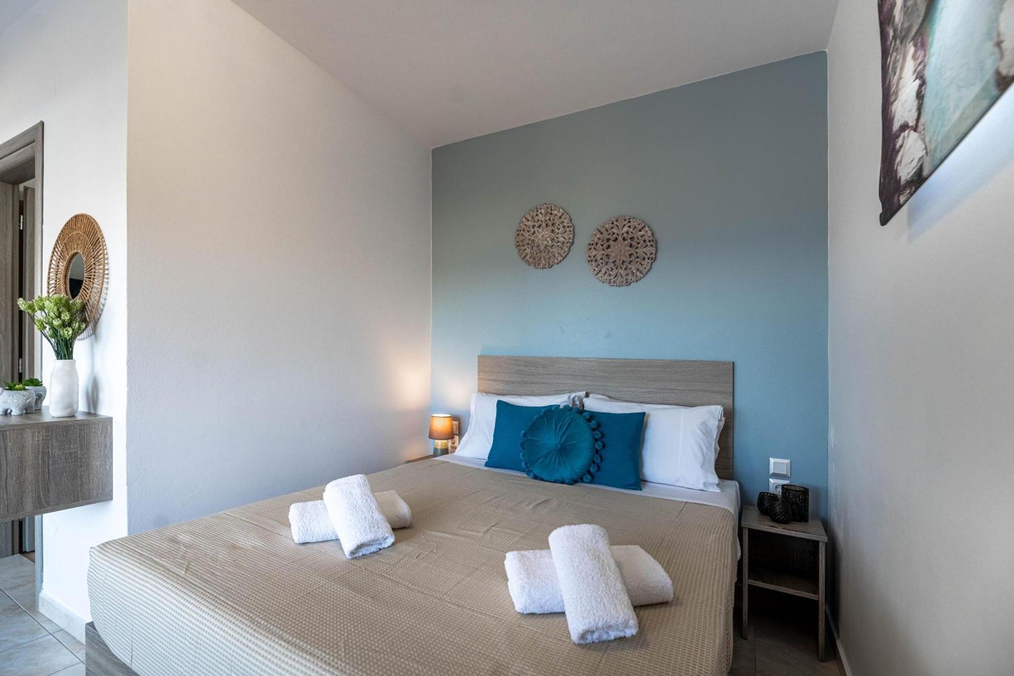 Aperanto Galazio Apartment Archangelos  Exteriör bild