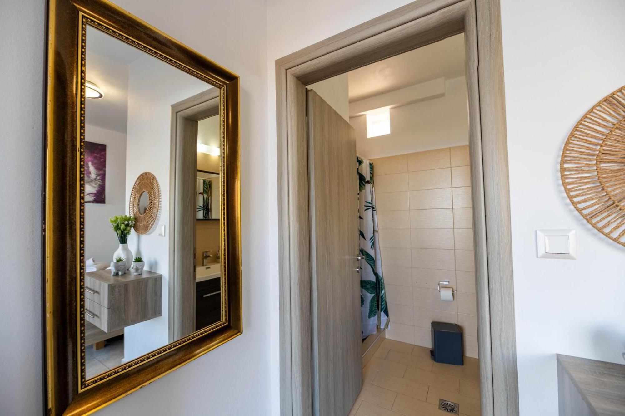 Aperanto Galazio Apartment Archangelos  Exteriör bild